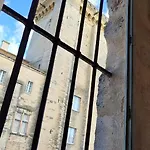 Uzes, Au Coeur Du Centre Medieval La Boussole D'uzes, De Caractere Du Xvii -eme Siecle *