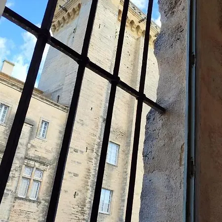 Uzes, Au Coeur Du Centre Medieval La Boussole D'uzes, De Caractere Du Xvii -eme Siecle *